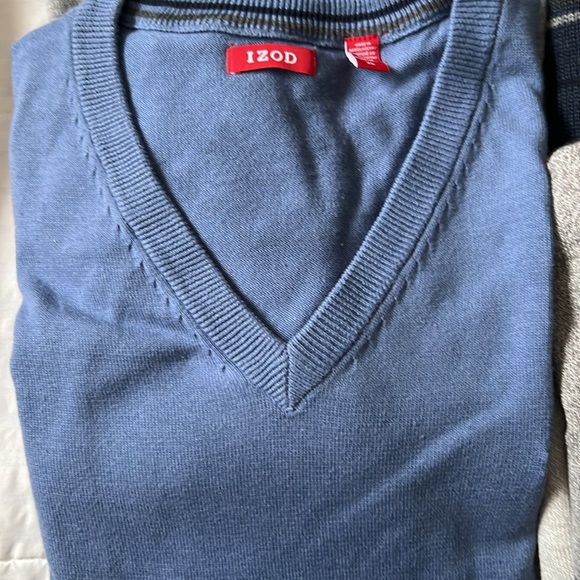 Men’s Sweater Bundle - Picture 2 of 5